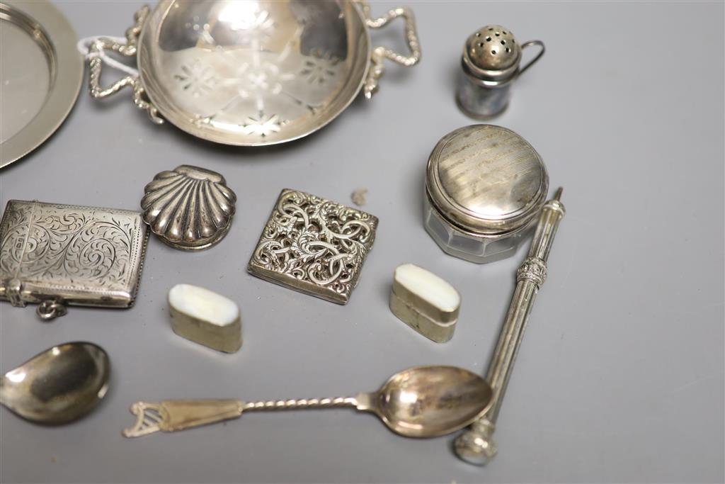 Small silver, etc.